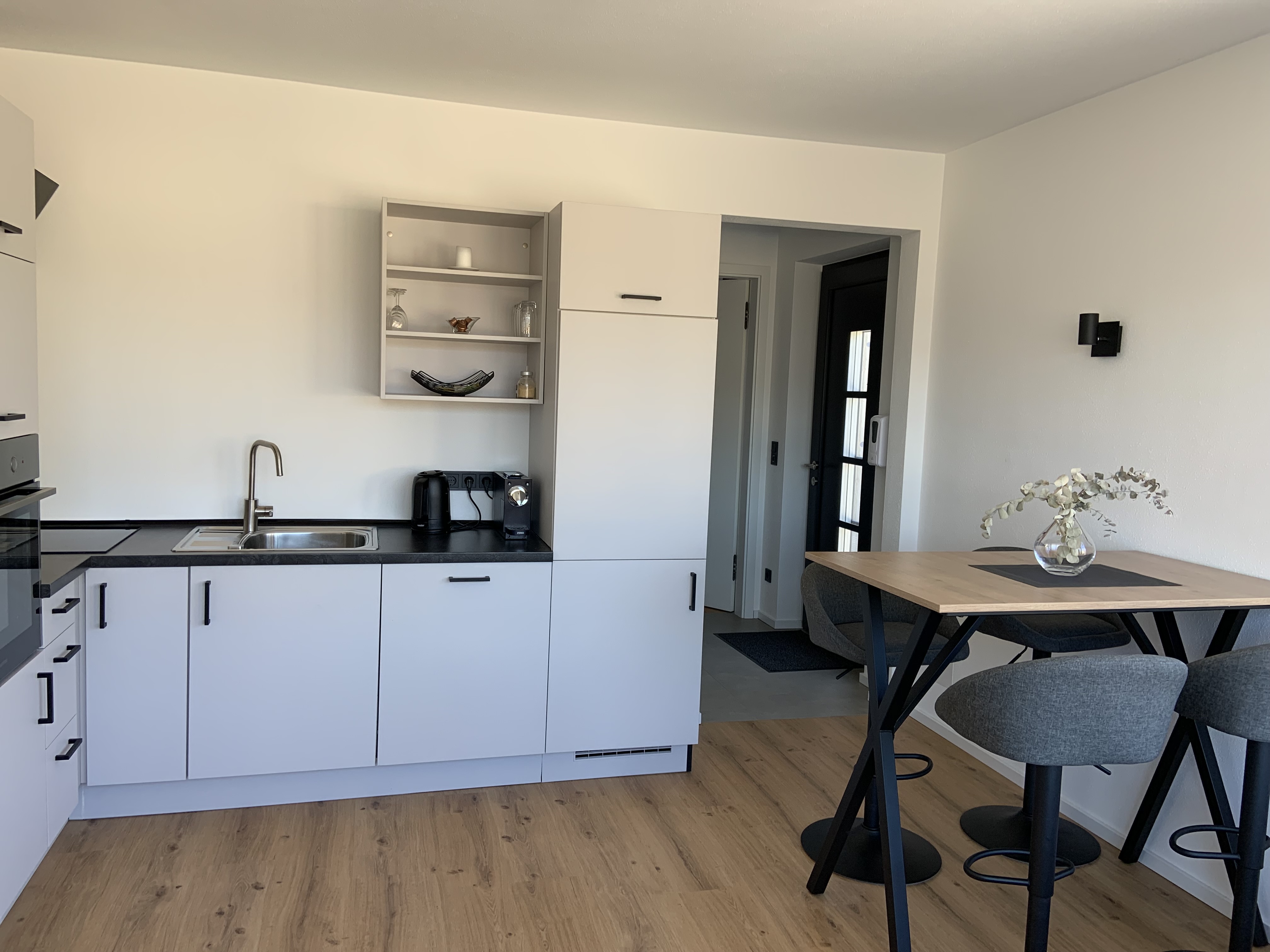 Modern kitchen with dining area